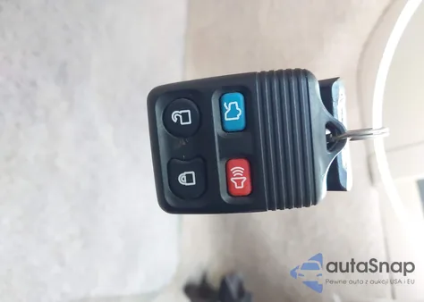 2007 Ford Mustang V6 Deluxe/V6 Premium z USA, uszkodzony, nr VIN 1ZVFT80N675232544